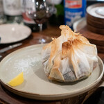 PEZ - カサゴと葉ニンニクのパピヨット