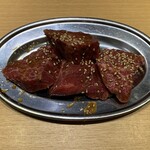 焼肉 戸板商店 - 厚切りサガリ、980円(税別)