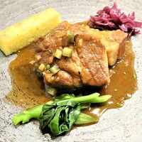 Au petit bonheur - 千葉県産総州白王豚肩ロースのラグー ソース ジュ トランシェ