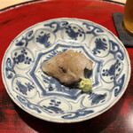 成生 - クエです。低温の油にくぐらせ薪で炙りました