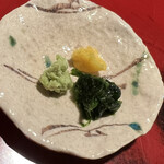 成生 - 天バラと天茶の薬味です。本山葵と生海苔と黄柚子胡椒