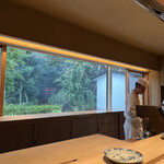 成生 - 外の奥戸から釜炊きのご飯の蒸気が上がり始めました