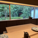 成生 - 外には鳥居が