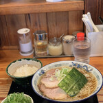 中華蕎麦 春馬 - 朝ラー（普）に九条ねぎTP