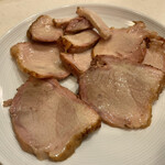 らぁ麺 飯田商店 お土産直売所 - 「吊るし炭火焼チャーシュー」