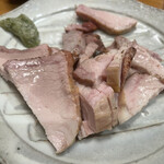 らぁ麺 飯田商店 お土産直売所 - 「吊るし炭火焼チャーシュー」