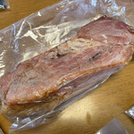 らぁ麺 飯田商店 お土産直売所 - 「吊るし炭火焼チャーシュー」