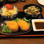 興 - 2013.3 おばんざい3種盛り（900円）ポテトサラダ、インカのめざめコロッケ、新ごぼうと牛肉の煮もの