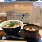 入鹿TOKYO - ポルチーニ醤油らぁ麺（特製トッピング）、トリュフを添えた濃厚卵かけごはん