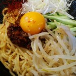 味噌屋 蔵之介 - 汁なし担々麺寄りのインパクト