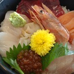 鵜の浜　人魚館 - 海鮮丼1500円