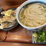 讃歌うどん はんげしょう - 相方さんのひやかけ400g！これで550円。そしてトッピングはとり天330円！脅威のコスパです✩.*˚