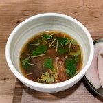 ラーメン 健やか - 伊吹いりこが襲ってくる