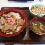 すき家 - 豚生姜丼(並)サラダセット770円