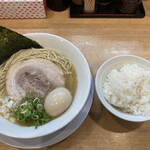 麺屋 瑞風 - 味玉鶏白湯ラーメン（850円）とライス（130円）