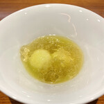 馳走西健一 - ・メロンと白ワインのジュレ