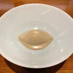 馳走西健一 - ・ヘーゼルナッツのアイスクリーム