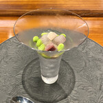 馳走西健一 - ・鯵と枝豆のタルタル、深層水のジュレ、静岡県産オリーブオイル