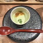 海老丸らーめん - 本日のアミューズ(グリーンピースのスープ  オマール海老ソース掛け)