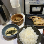 手しおごはん玄 - きんぴらごぼう、とろろ等('22/07/16)