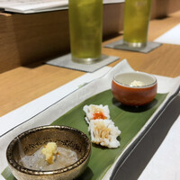 名古屋 栄 鮨 栄華 - 先付け    生しらす・鱧 梅肉とわさび添え・平貝の白和