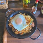 喫茶 純 - 目玉焼きの黄身はキチンと半熟です。