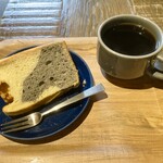 古民家カフェ蓮月 - 黒ごまとプレーンのツートーン・シフォンケーキ＆コーヒー