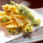蕎麦見世のあみ - 生白海老かき揚げ