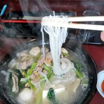 ババ ミャンマー ヌードル - 麺もミックス。細いビーフンと