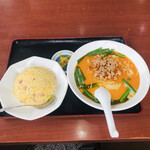 Fukugen - 台湾豚骨刀削麺　炒飯セット８００円