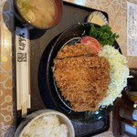 とんかつ くにか - 豚汁が美味しくて心も温まります。