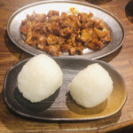 Izakaya Nikoya - 骨無親鶏　辛味噌味　とミニおにぎり