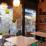CAFE +++ BAR HONEY STYLE - テーブル席