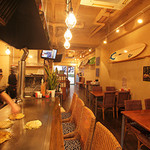 壱 - 広々店内です。