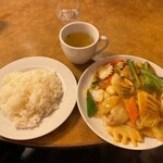 南海飯店 - 八宝菜＋ライス