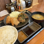 Karayama Akishima Ten - 合い盛り定食