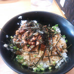 とん壱 - ヘタ丼（ラーメンとセットで200円)