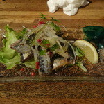 ビストロ割烹 YAOYA - いわしのアヒージョ