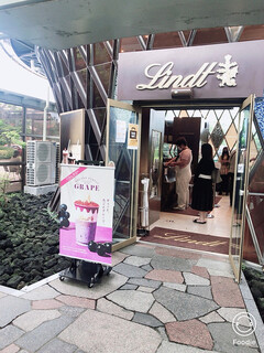 リンツ ショコラ ブティック＆カフェ - 店舗入り口