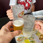 旭川ラーメン - 強炭酸水とビールで乾杯