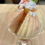 フルーツ すぎ - 桃パフェ、ちょっと食べたところ