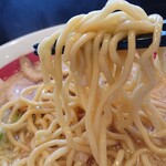 千石自慢らーめん - 千石自慢ラーメン　麺リフト