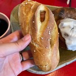 くじゃくベーカリー - トントロソーセージプレッツェル
