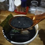 ばっこ志 - スープまっ黒マー油？