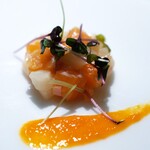 アピシウス - アミューズ：ホタテとサーモンのタルタル