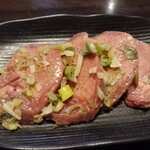 焼肉 ギュービッグ - 