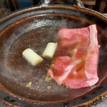 bigmam - まる鍋での炭火焼きすき焼き