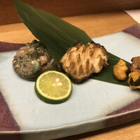 鮨 たかせ - 鮑の松笠焼き