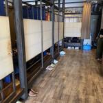 焼肉開山 - 店内の小上がり席 ほぼ満室