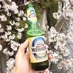 Il Lupone - ビール
                        500円。花見客で賑わう時期に店外で販売。軽やかで華やか。